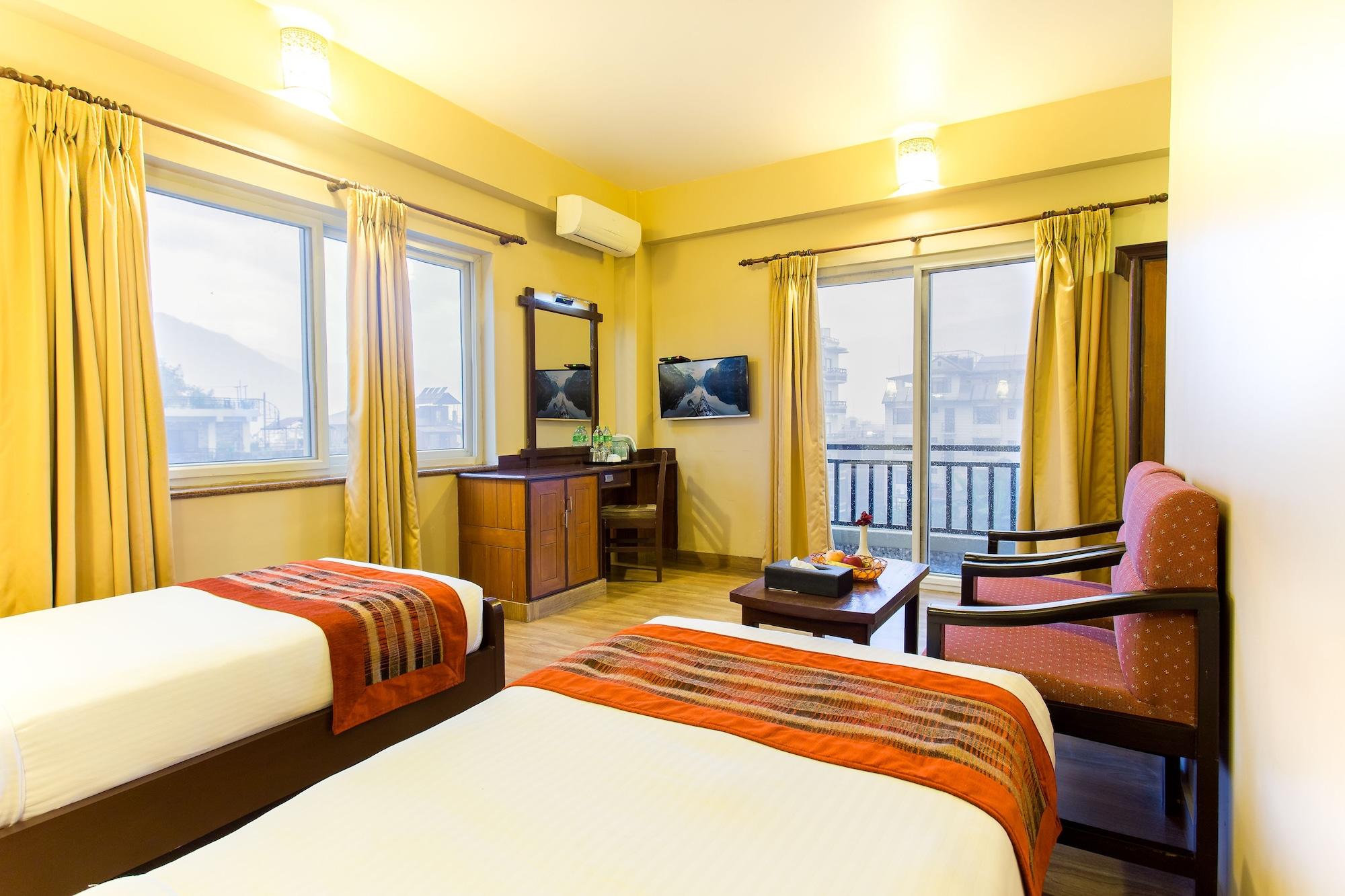 Pokhara Choice Inn Екстериор снимка