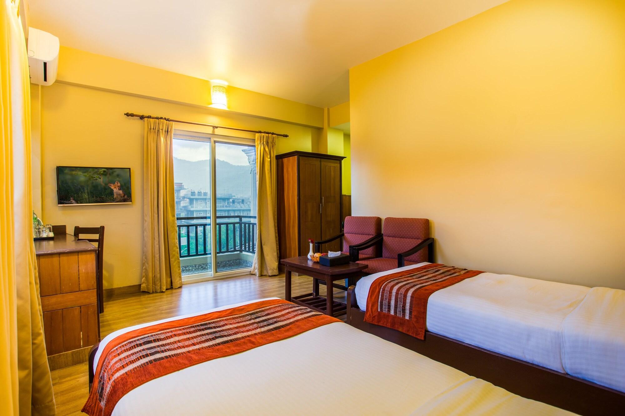 Pokhara Choice Inn Екстериор снимка