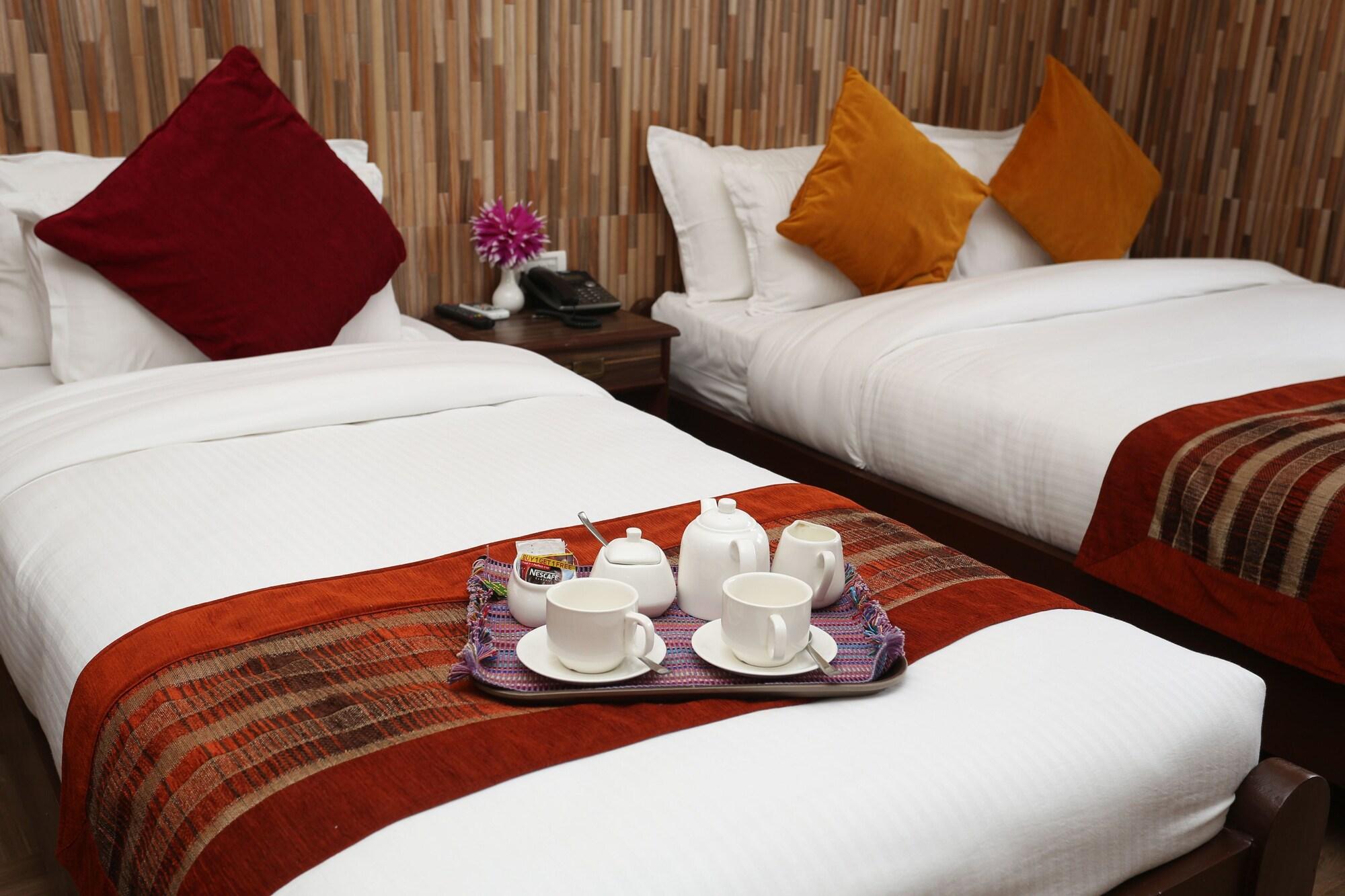 Pokhara Choice Inn Екстериор снимка