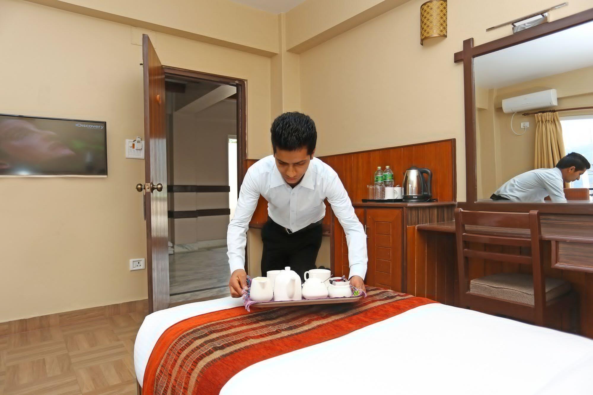 Pokhara Choice Inn Екстериор снимка