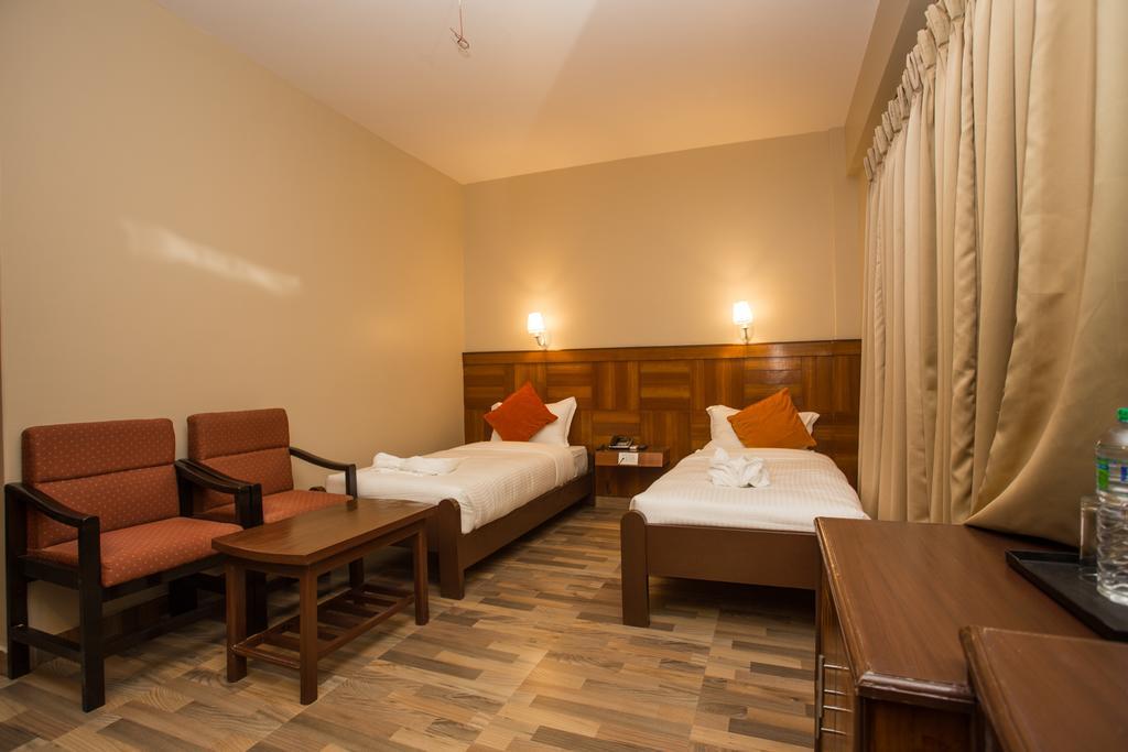 Pokhara Choice Inn Екстериор снимка