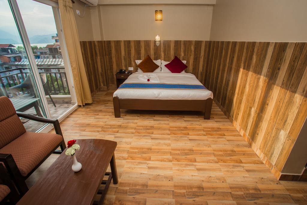 Pokhara Choice Inn Екстериор снимка