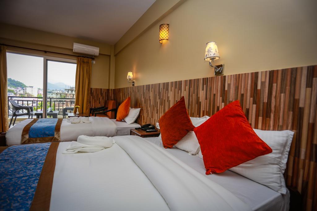 Pokhara Choice Inn Екстериор снимка