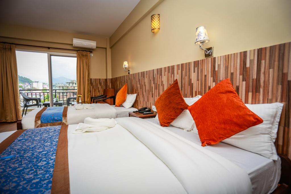 Pokhara Choice Inn Екстериор снимка