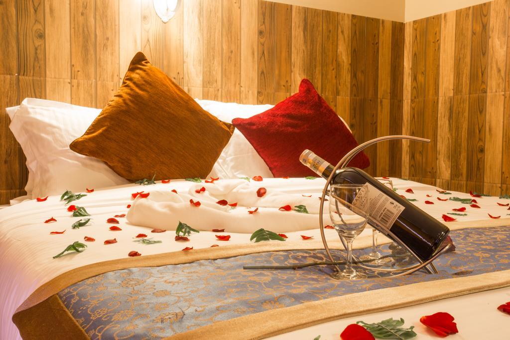 Pokhara Choice Inn Екстериор снимка