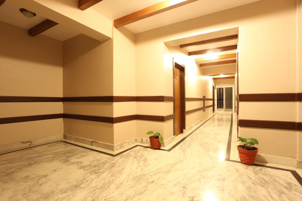 Pokhara Choice Inn Екстериор снимка