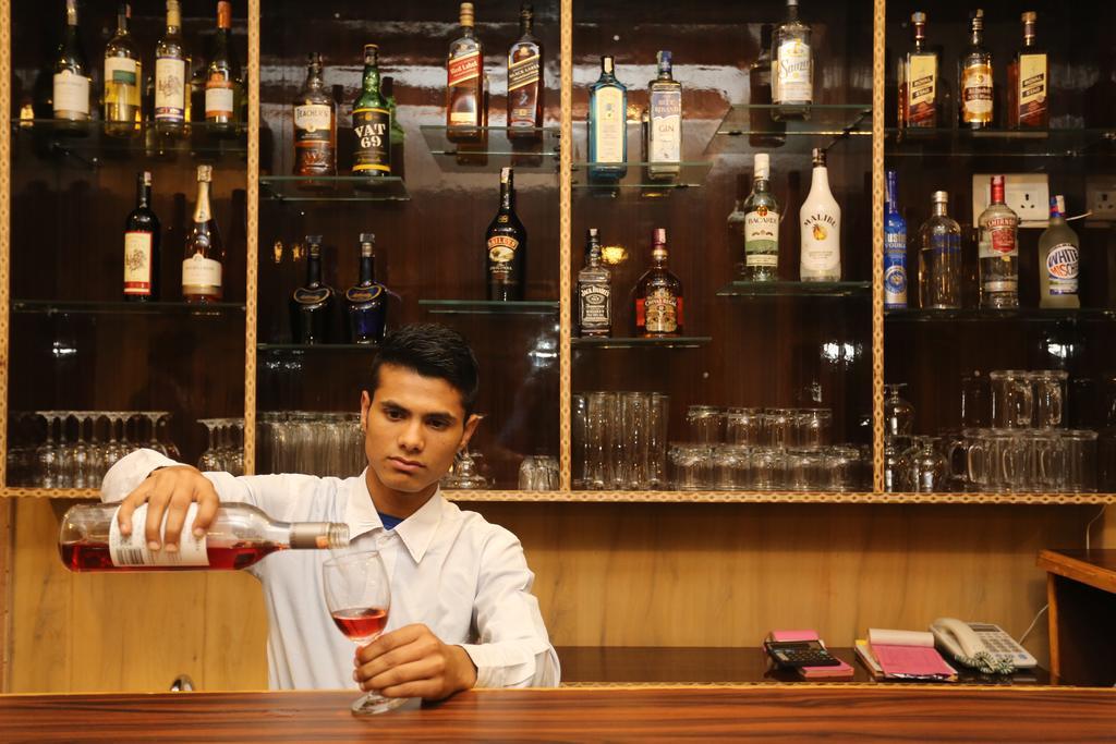 Pokhara Choice Inn Екстериор снимка