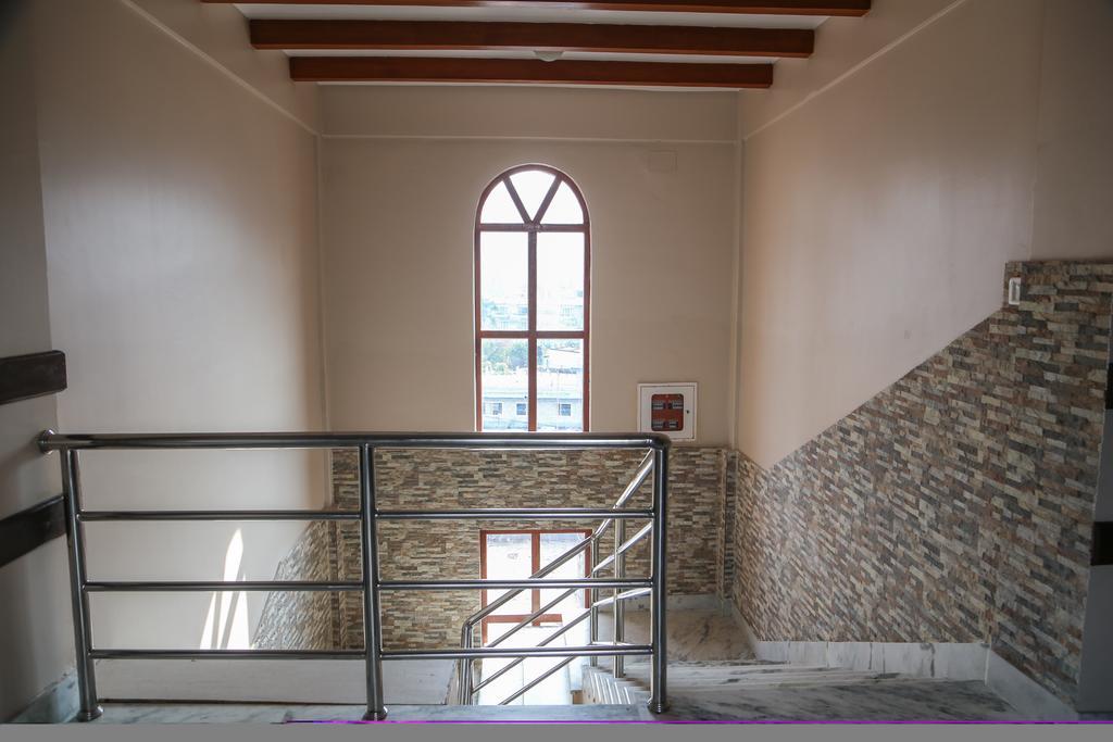 Pokhara Choice Inn Екстериор снимка