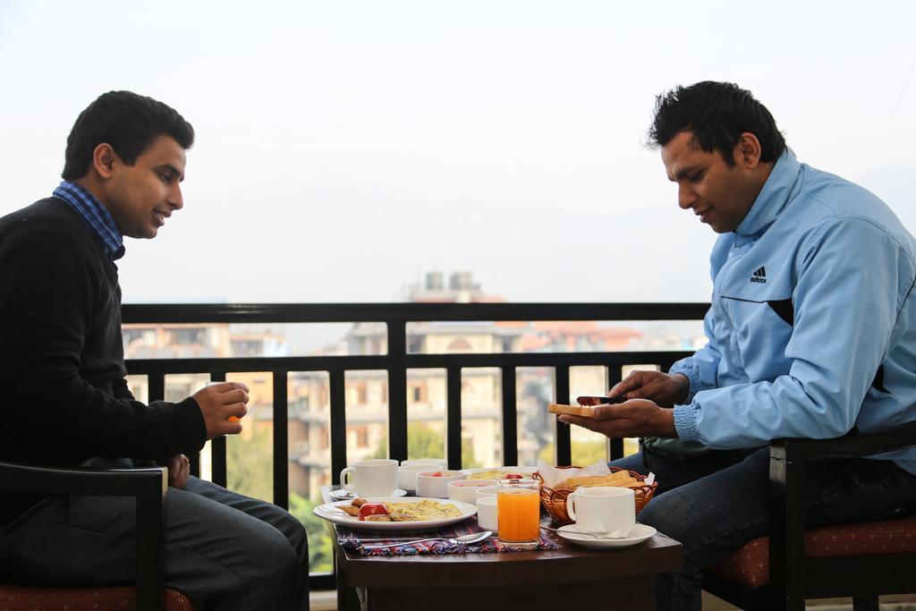 Pokhara Choice Inn Екстериор снимка